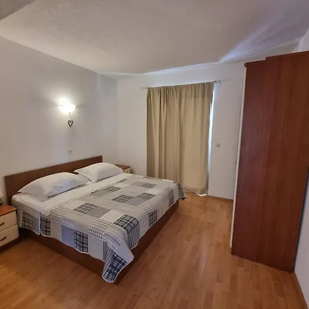 Antonela Apartman *