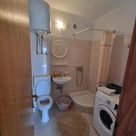 Antonela Apartman *